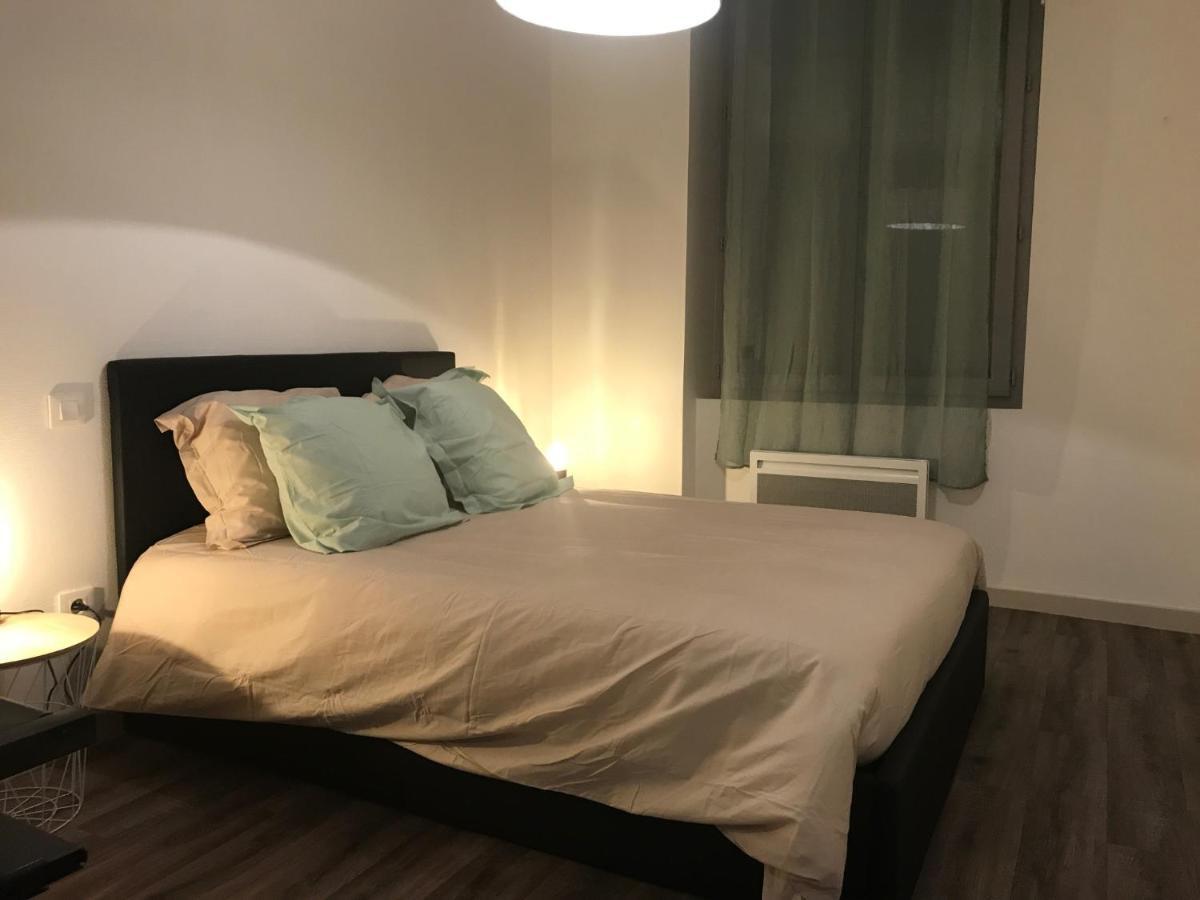 Etape Moulinoise Apartment Мулин Екстериор снимка